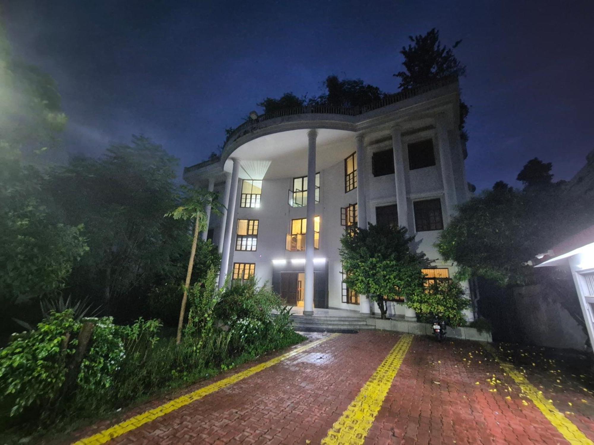 Mulberry Garden Hotel Varanasi Ngoại thất bức ảnh