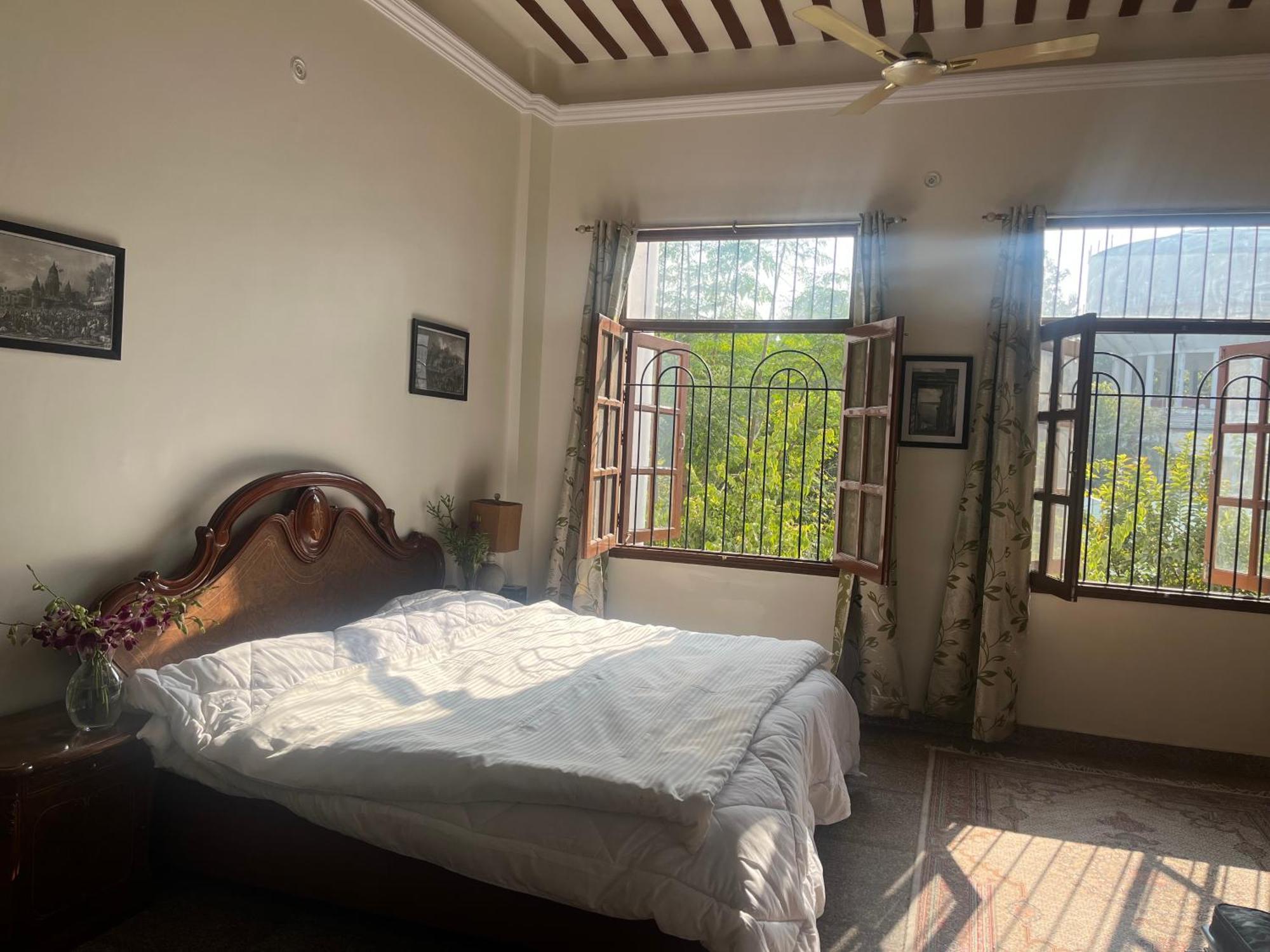 Mulberry Garden Hotel Varanasi Ngoại thất bức ảnh